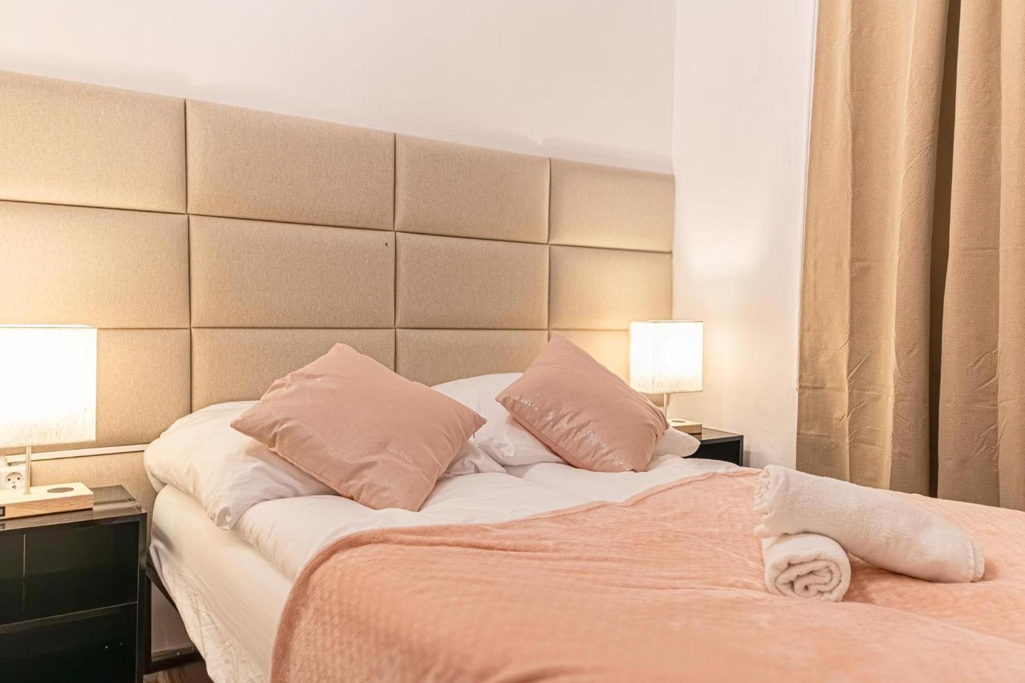 Antique Chic 2br Getaway In A Historic Setting * Wenen