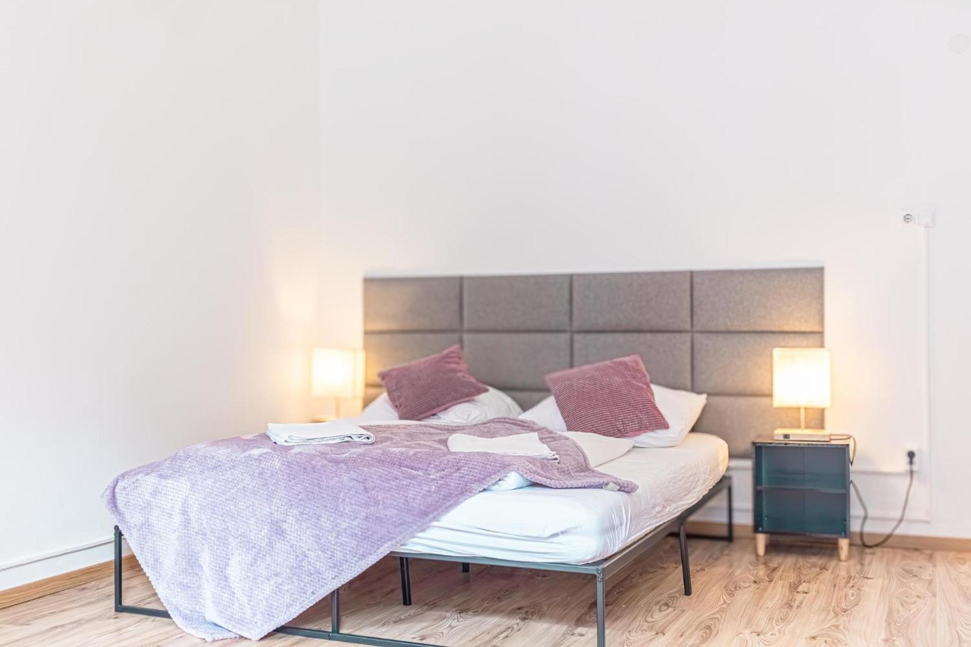 Antique Chic 2br Getaway In A Historic Setting Appartement Wenen