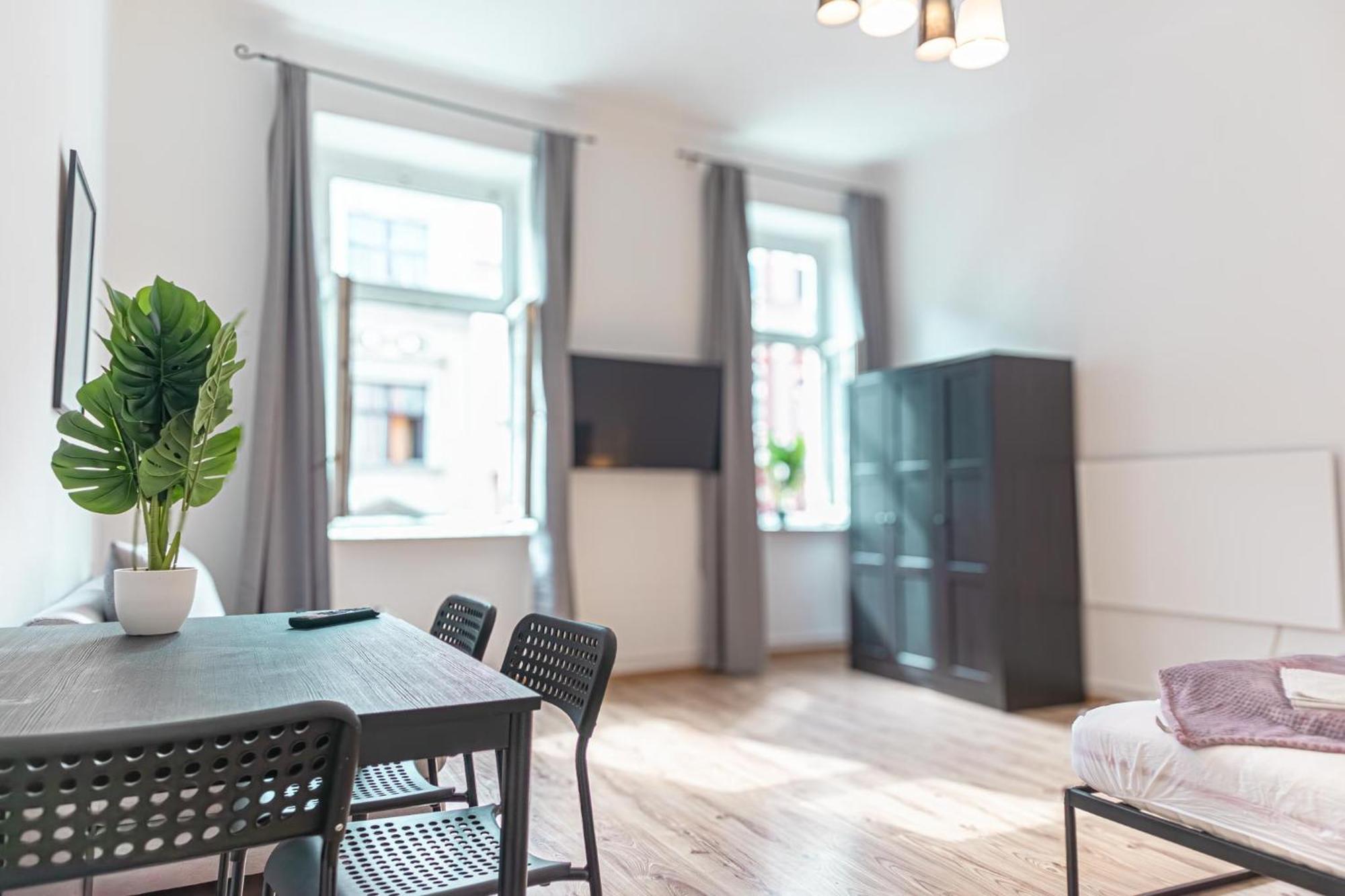Antique Chic 2br Getaway In A Historic Setting * Wenen